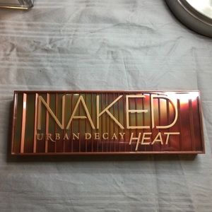 Urban Decay Naked Heat palette